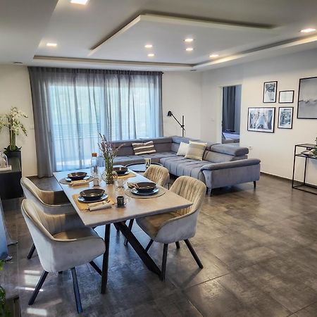 Villa Capris Apartments Κόπερ Εξωτερικό φωτογραφία