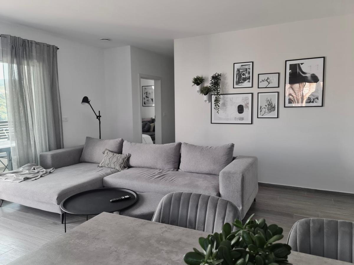 Villa Capris Apartments Κόπερ Εξωτερικό φωτογραφία