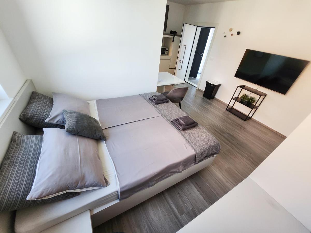 Villa Capris Apartments Κόπερ Εξωτερικό φωτογραφία