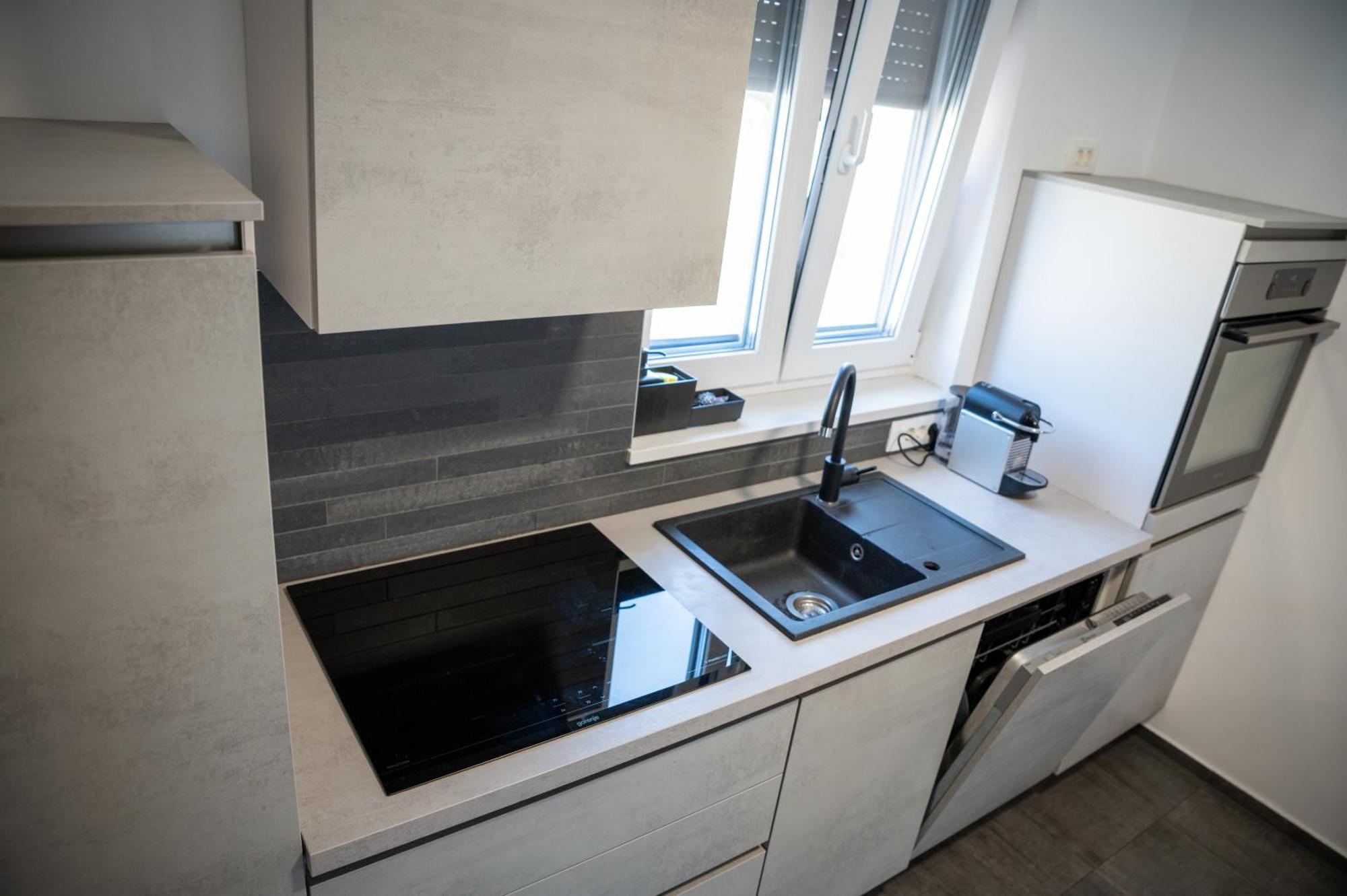 Villa Capris Apartments Κόπερ Εξωτερικό φωτογραφία